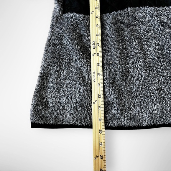 ANTIGUA Women's Detroit Red Wings Black/Gray Sherpa Pullover Jacket | Med | EUC - Picture 9 of 11